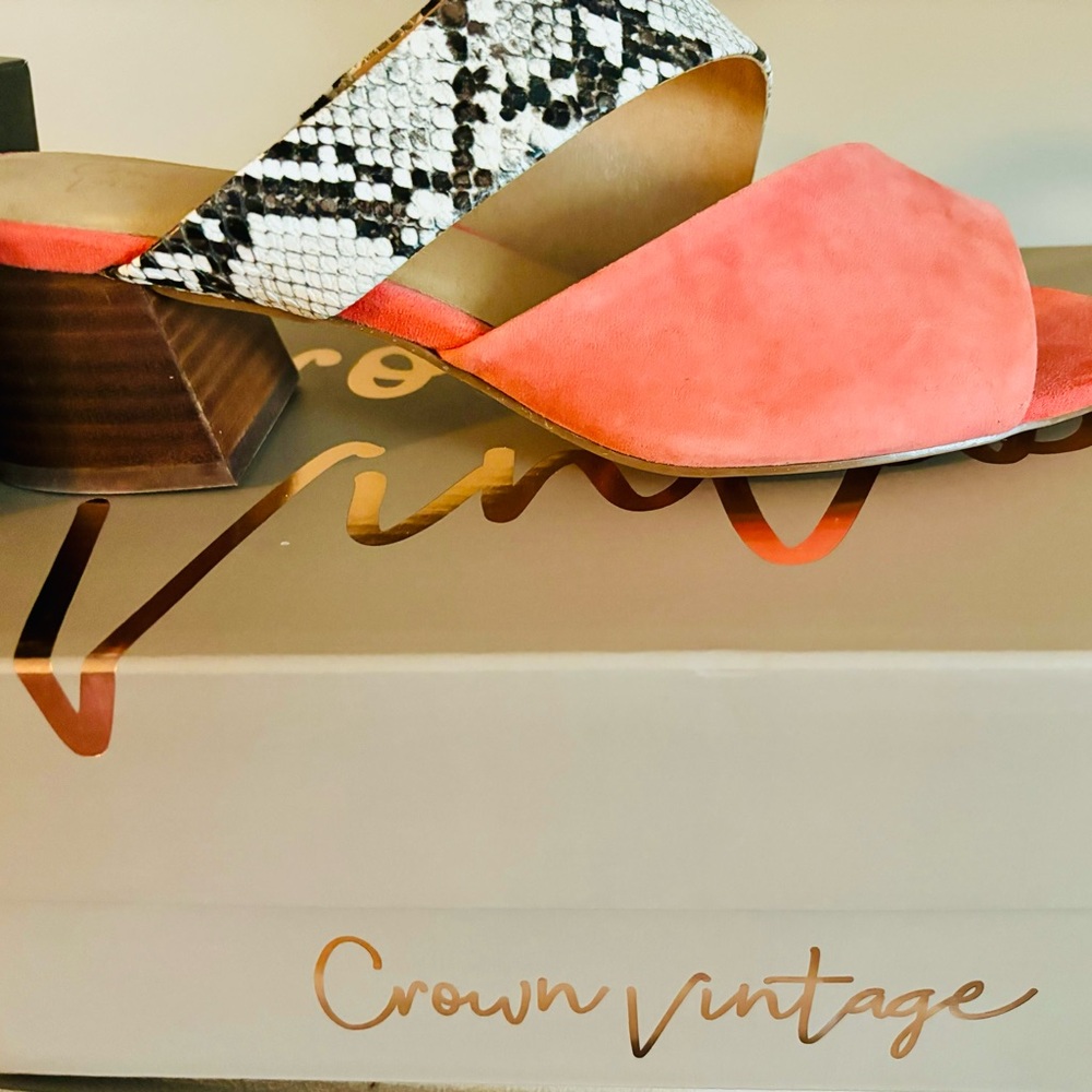Crown vintage coral/animal print heeled sandals, size 8M, never worn